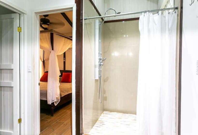 בקתה סופריור, El Encanto