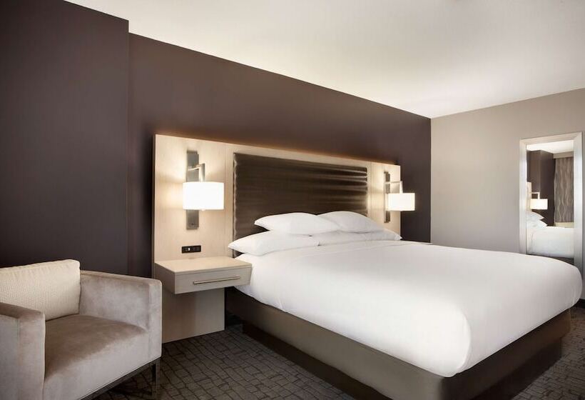 适合残疾人士使用的套间, Embassy Suites By Hilton Charlotte Uptown 