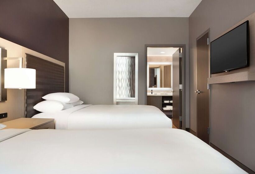 适合残疾人士使用的套间, Embassy Suites By Hilton Charlotte Uptown 