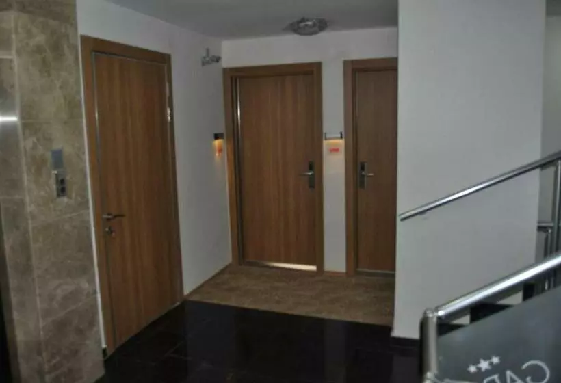 اتاق استاندارد, Garra