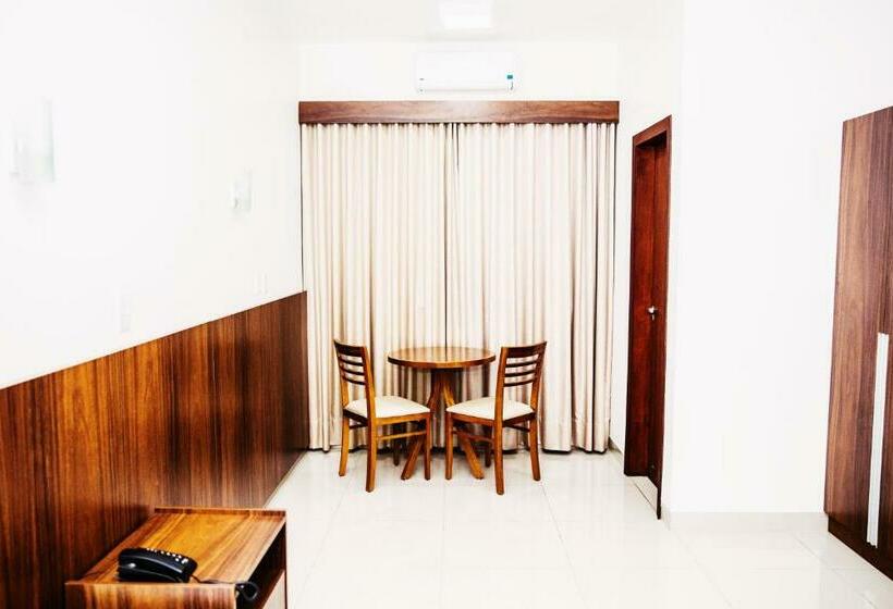 غرفة قياسية فردية, Gálatas Golden