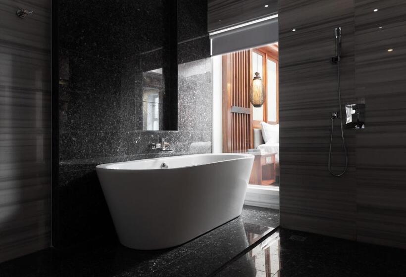 سوییت خانوادگی, J7 Angkor