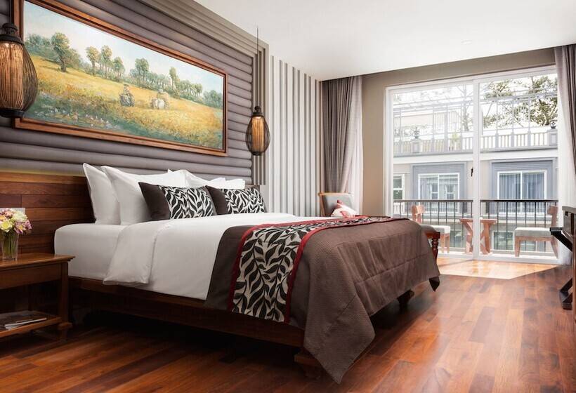 اتاق استاندارد با چشمانداز استخر, J7 Angkor