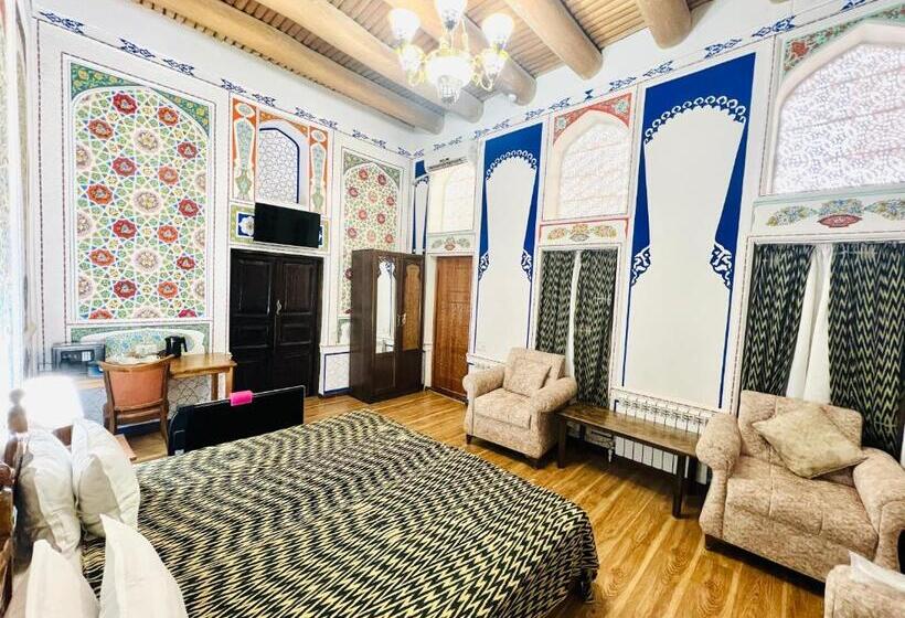 Полулюкс, Komil Bukhara Boutique