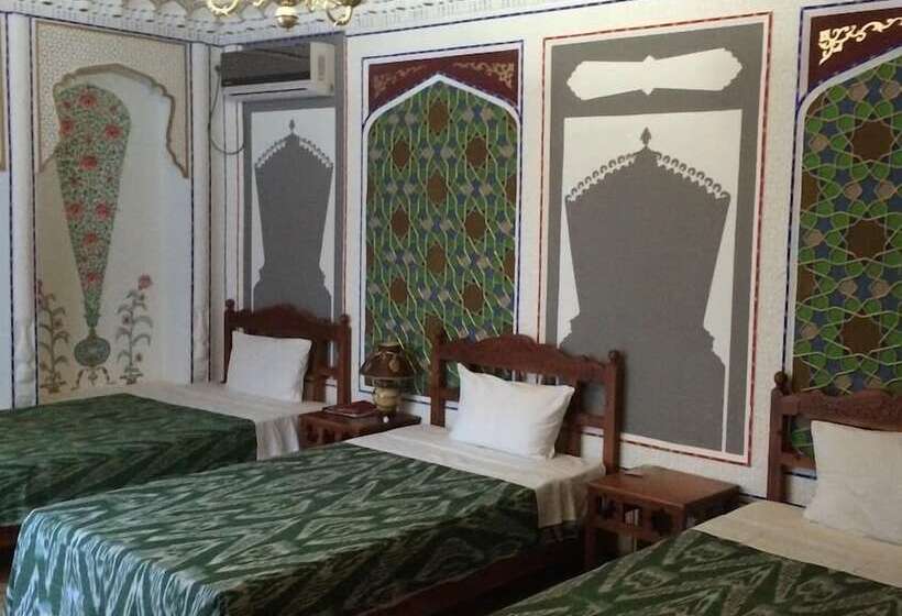 Номер Стандарт Трехместный, Komil Bukhara Boutique