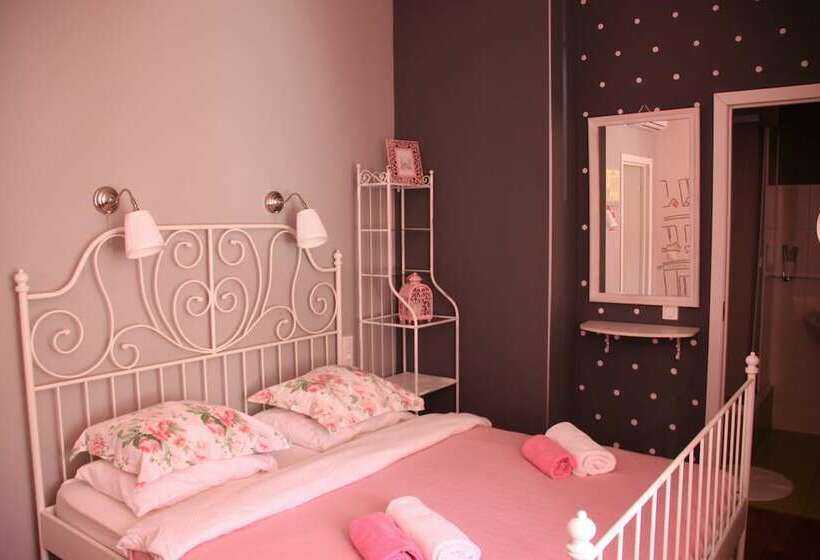 标准间, Geography Hostel