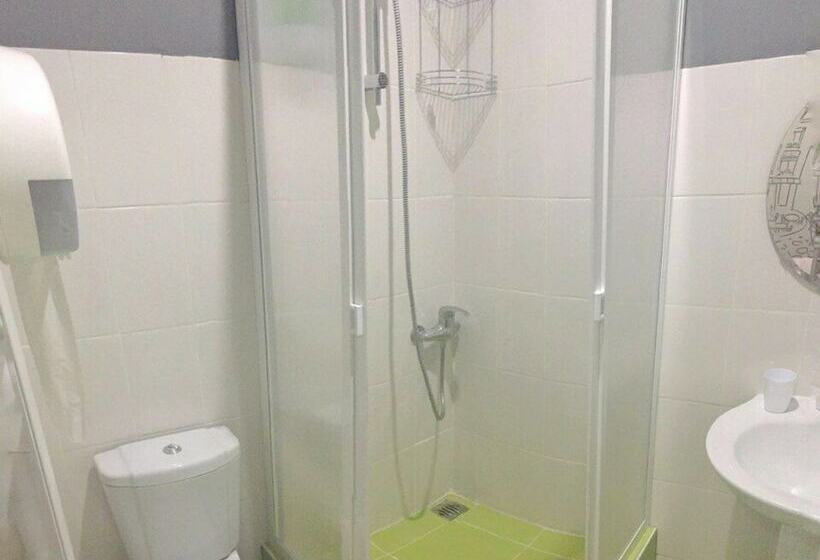 标准间, Geography Hostel