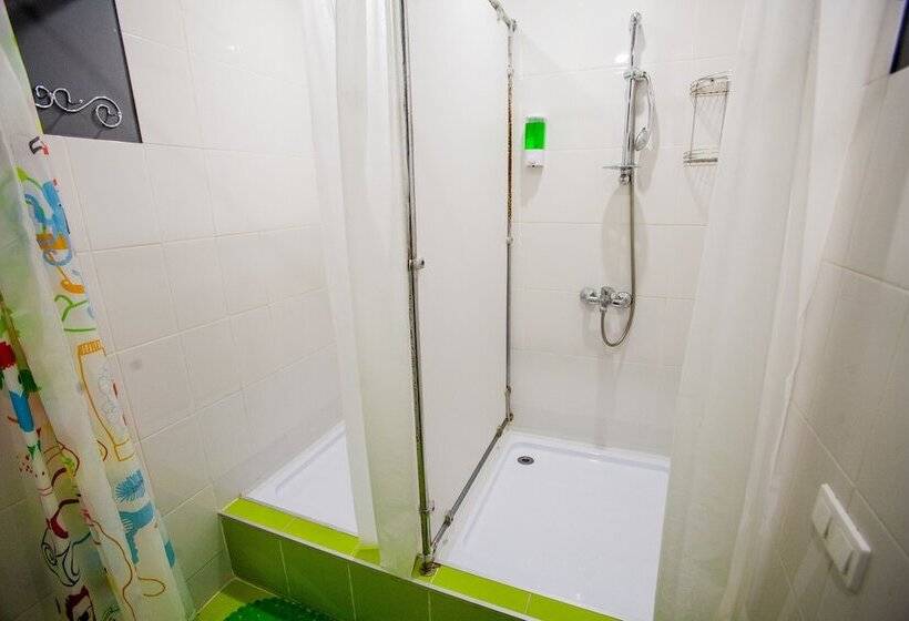 共用房间的床, Geography Hostel