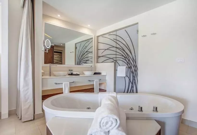 سوییت جونیور لوکس با چشم‌انداز دریا, Royalton Hideaway Saint Lucia, An Autograph Collection All-Inclusive Resort - Adults Only