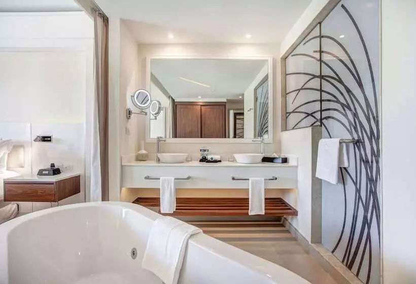 Deluxe Junior Suite Sea View