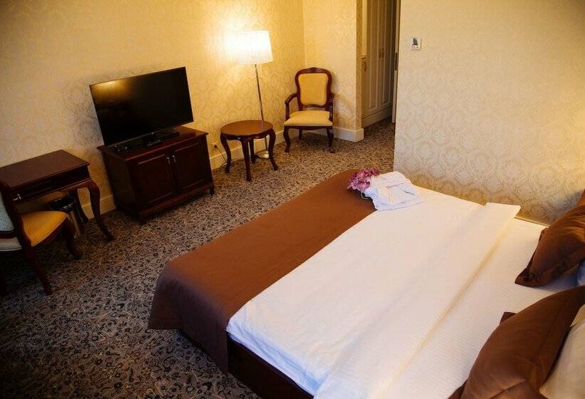 اتاق راحتی, Astrakhanskaya