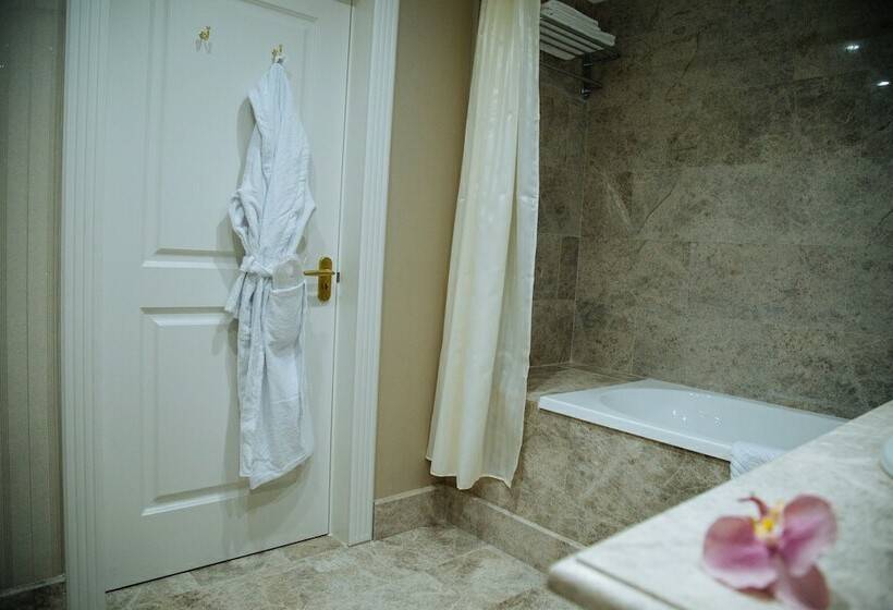 اتاق راحتی, Astrakhanskaya