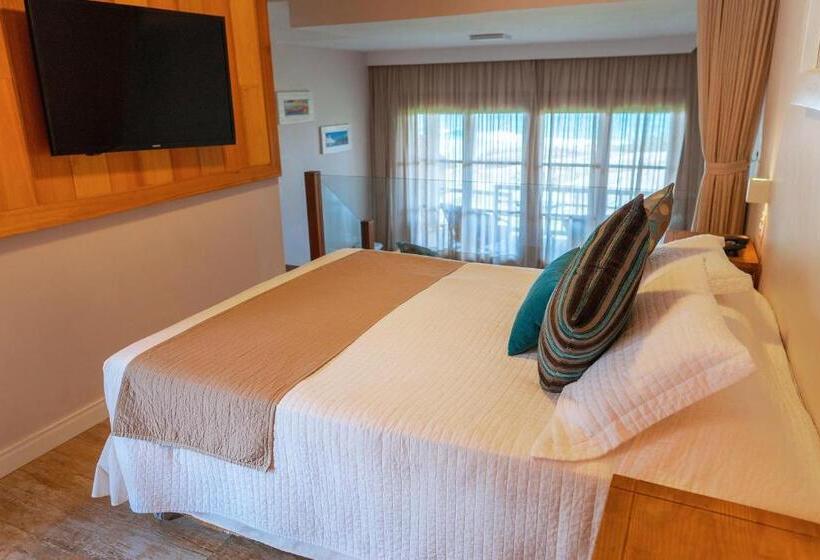 חדר לארבעה סטנדרטי עם מרפסת, Atalaia Do Mariscal