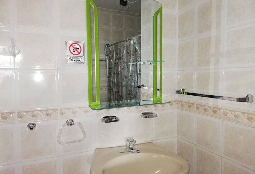 חדר משפחתי, Bonaventure