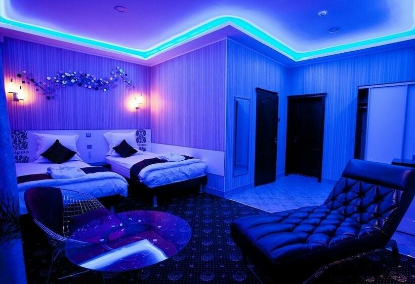 חדר סופריור, Enigma