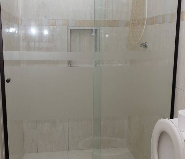 패밀리 룸, Lemes