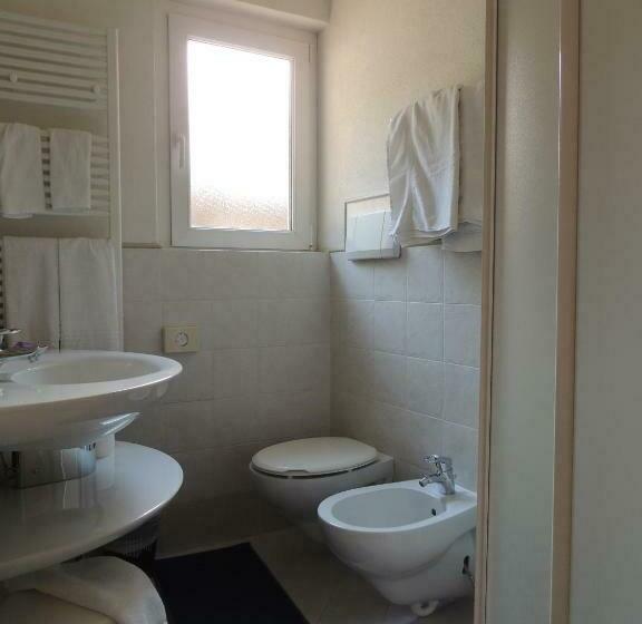 标准三人间, Liz Hotel & Apartments