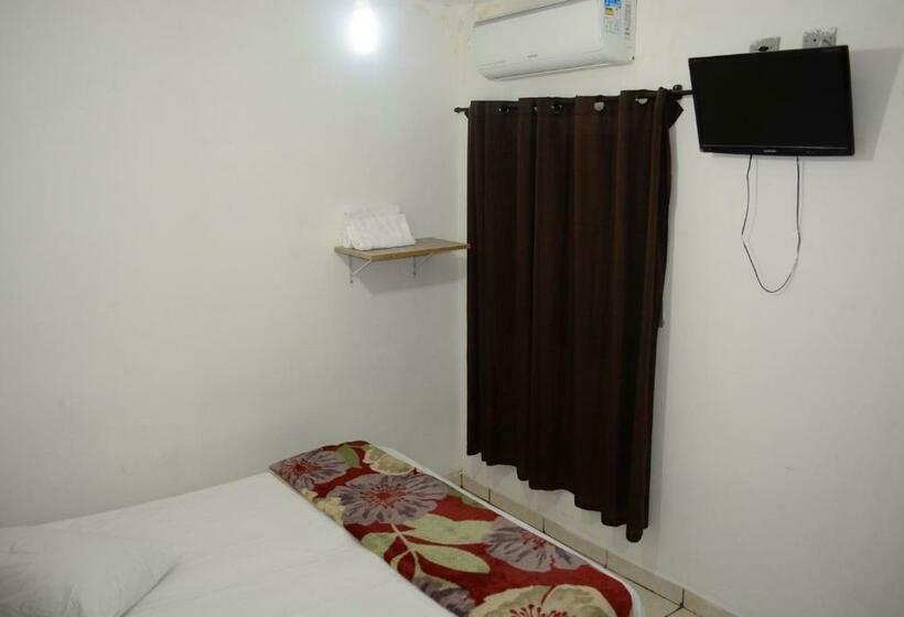 اتاق اکونومی, Lize