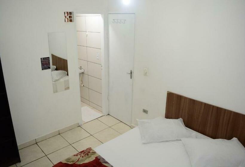 اتاق اکونومی, Lize