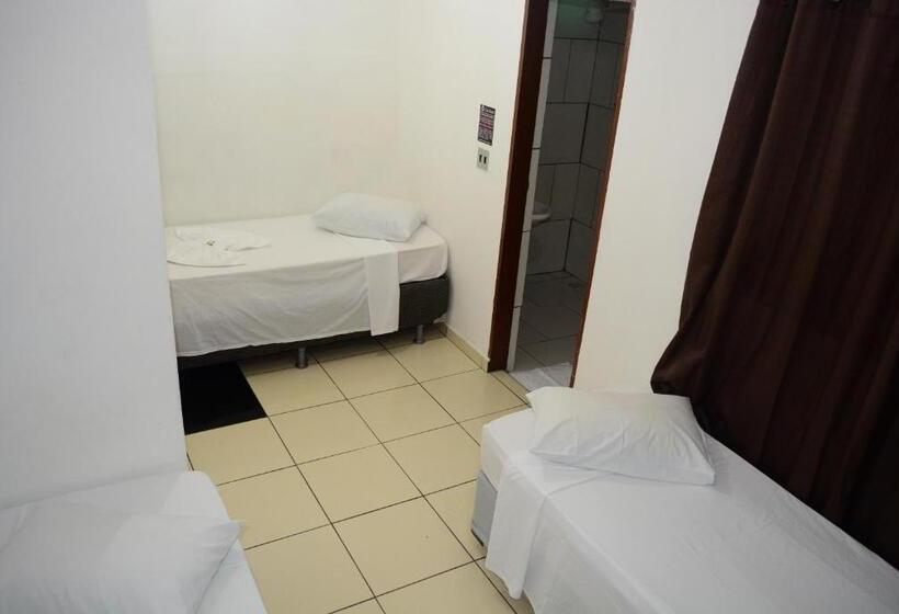 اتاق ساده سه‌ نفره, Lize