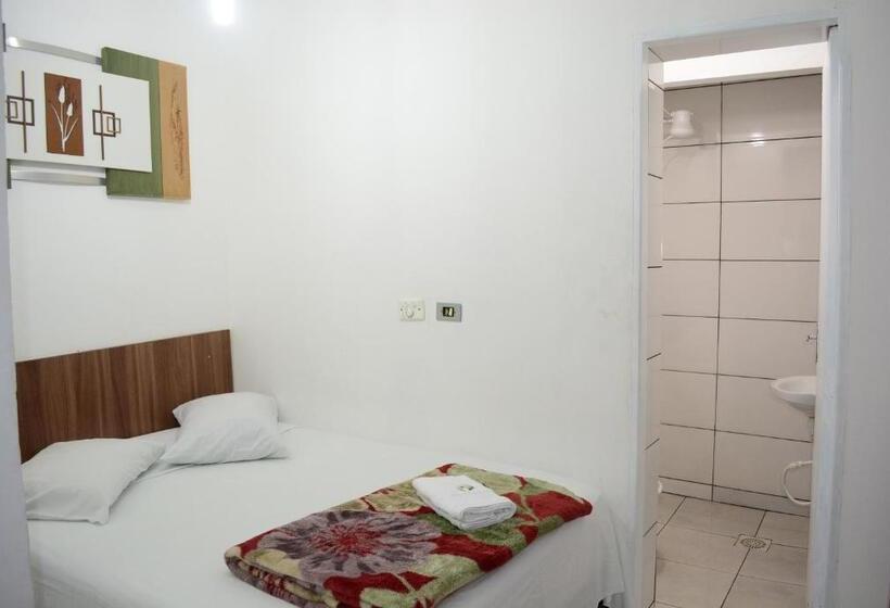 اتاق خانوادگی, Lize