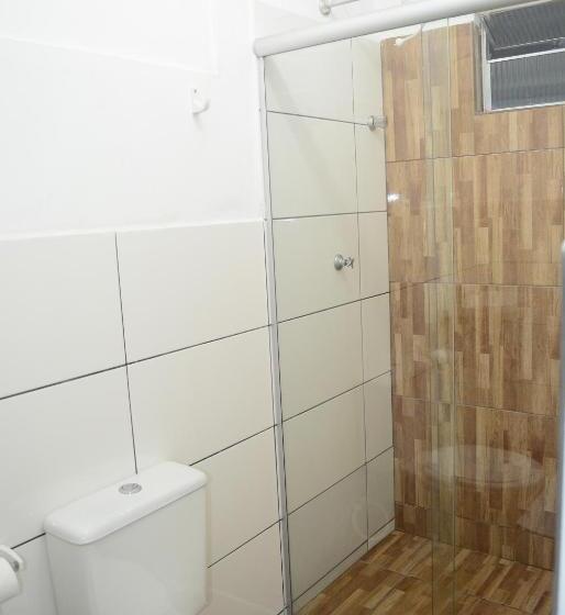 اتاق خانوادگی, Lize