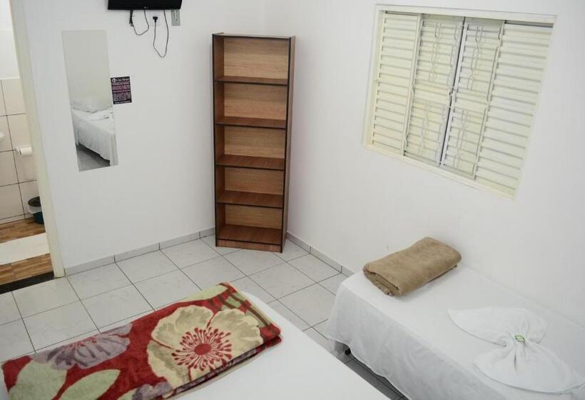 اتاق خانوادگی, Lize