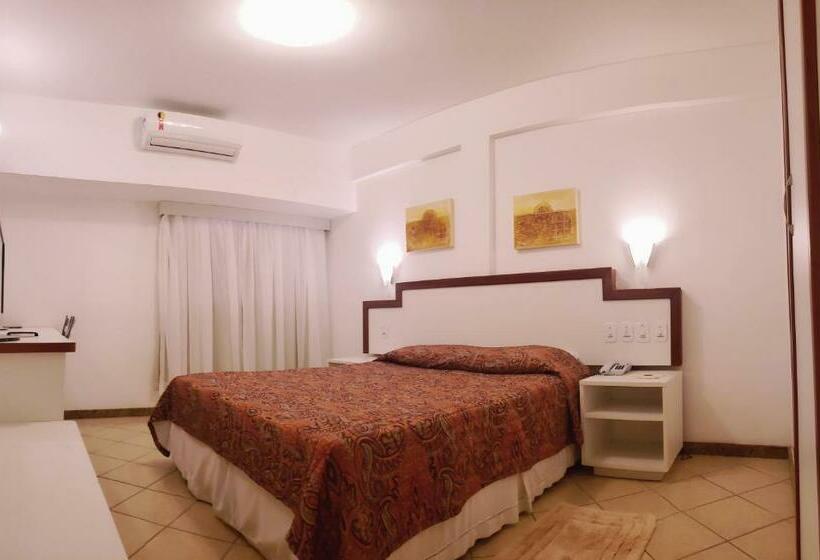 חדר דלוקס, Lord Plaza