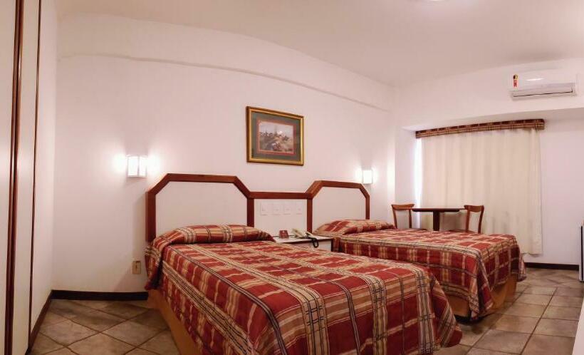 חדר דלוקס, Lord Plaza