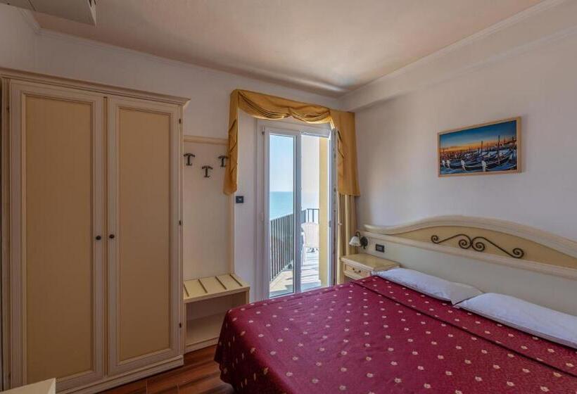 اتاق استاندارد با چشمانداز دریا, Mondial