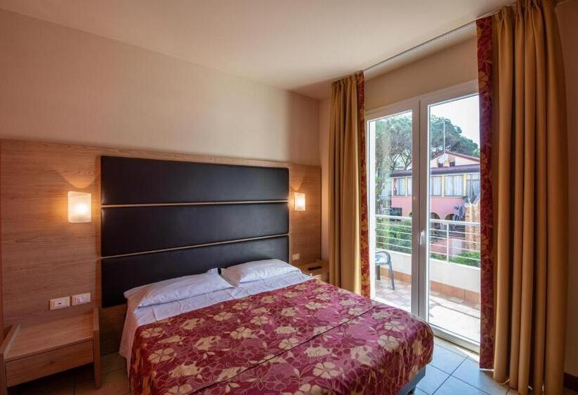 اتاق استاندارد با بالکن, Mondial