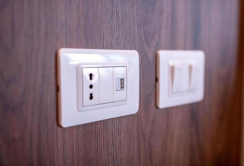 سوییت جونیور با چشمانداز دریا, Mondial