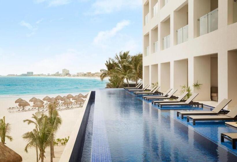 Standard swim-up room with sea view, Turquoize At Hyatt Ziva Cancun  Adults Only  All Inclusive