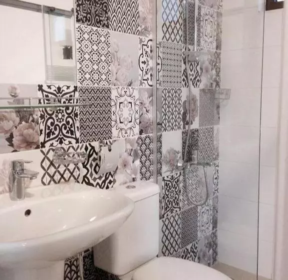 اتاق استاندارد با سرویس بهداشتی مشترک, Zaman Ya Zaman Boutique