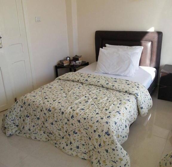اتاق استاندارد سه نفره, Zaman Ya Zaman Boutique