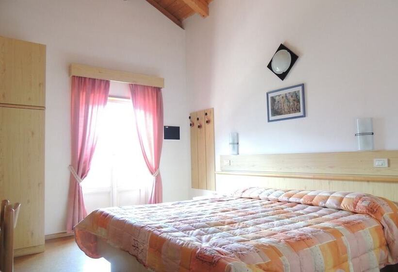 标准间带阳台, Liz Hotel & Apartments