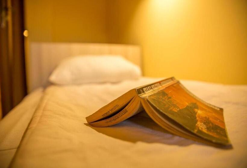 스탠다드 룸 공동 욕실, Your Hostel