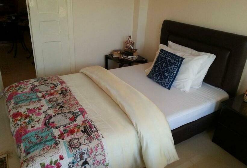 اتاق استاندارد یک تخته با سرویس بهداشتی مشترک, Zaman Ya Zaman Boutique