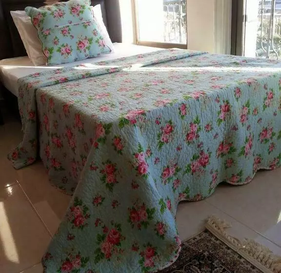 اتاق استاندارد با سرویس بهداشتی مشترک, Zaman Ya Zaman Boutique