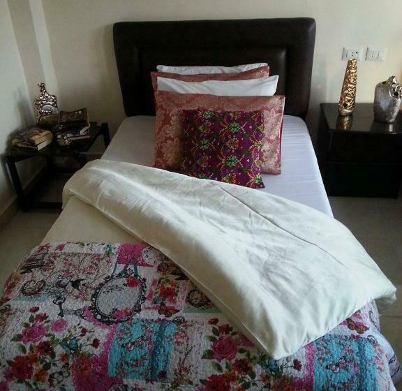 اتاق استاندارد با سرویس بهداشتی مشترک, Zaman Ya Zaman Boutique