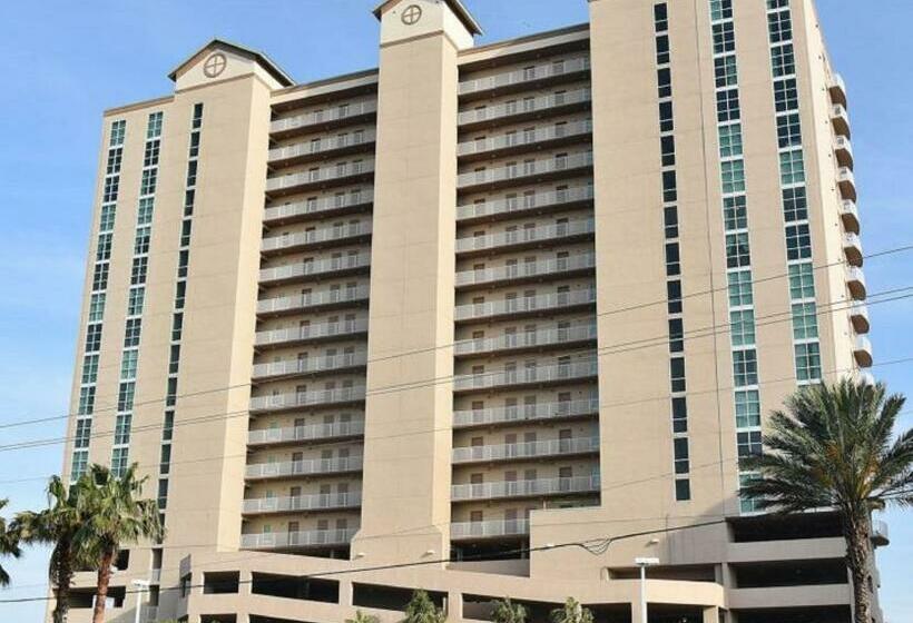 带1个卧室的带阳台的公寓, Crystal Shores West 202