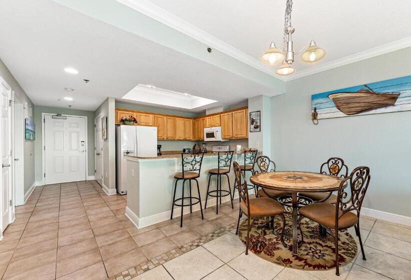 带1个卧室的带阳台的公寓, Crystal Shores West 202