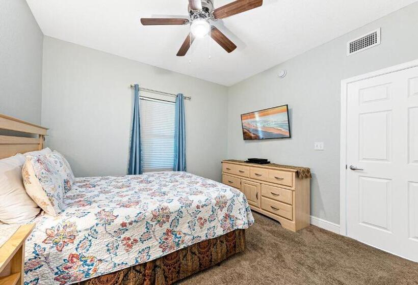 带1个卧室的带阳台的公寓, Crystal Shores West 202