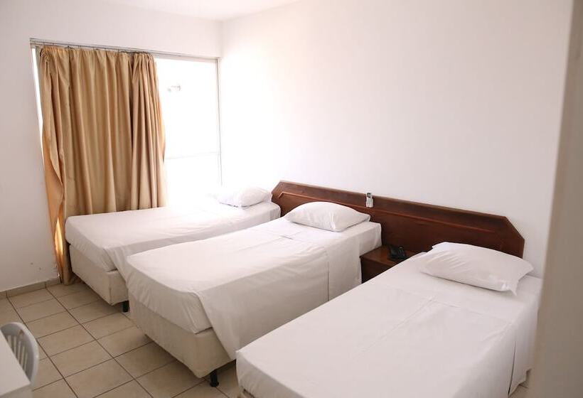 חדר סטנדרט לשלושה, Abc Apart