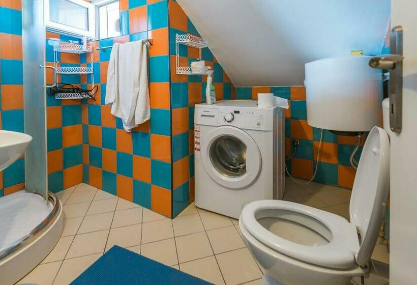 تختخواب در اتاق مشترک, Q Podgorica Beds,rooms And More