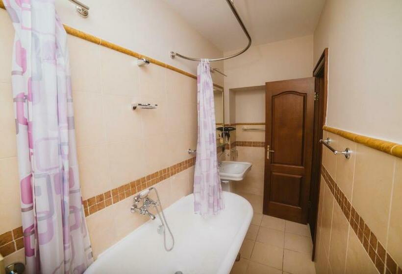 اتاق استاندارد, Astoria