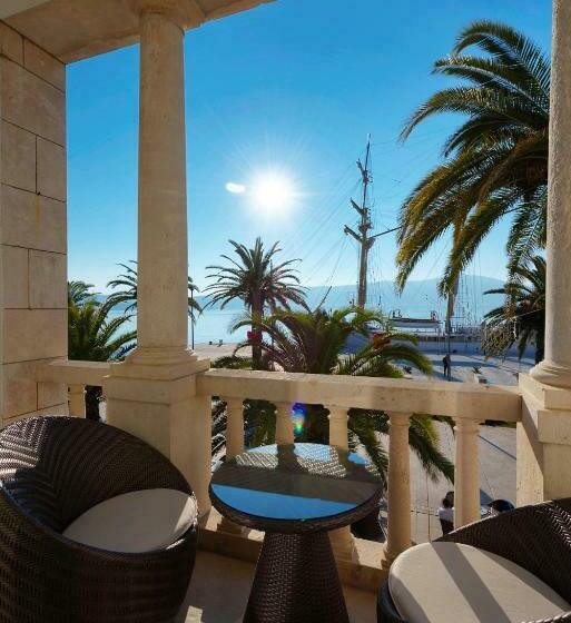 سوییت با چشمانداز دریا, Astoria