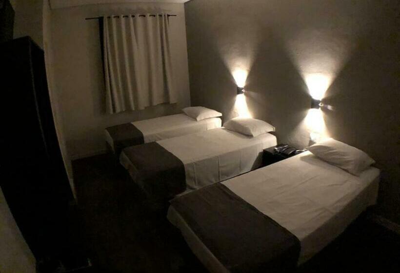 اتاق استاندارد سه نفره, Hostel Carabelas   Proximo A 25 De Março E Brás