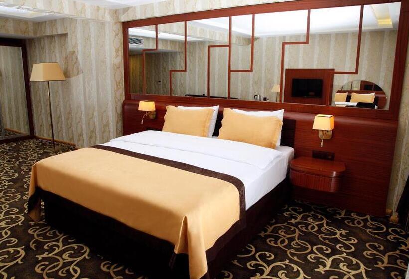 اتاق استاندارد سه نفره, Grand Vuslat