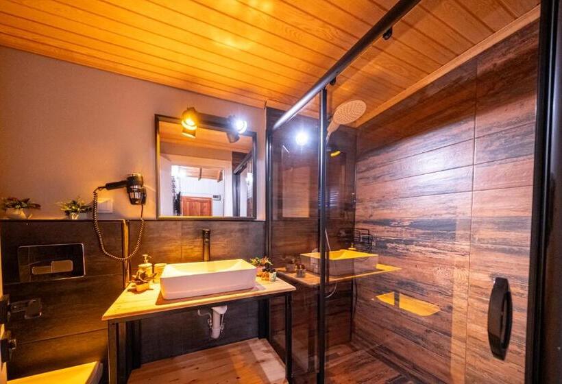 بانگلوی استاندارد, Koala Bungalows